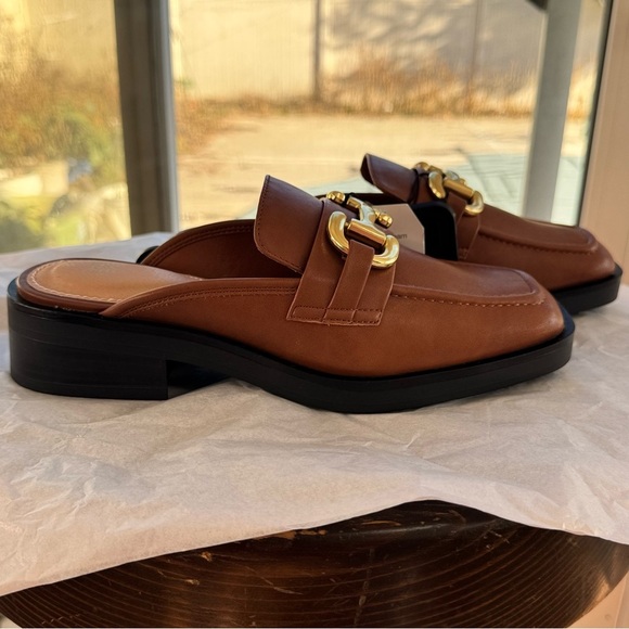 Time & Tru Women's Brown Loafer Mules Size 8 Memory Foam Slip On Gold Hardware - Picture 1 of 14